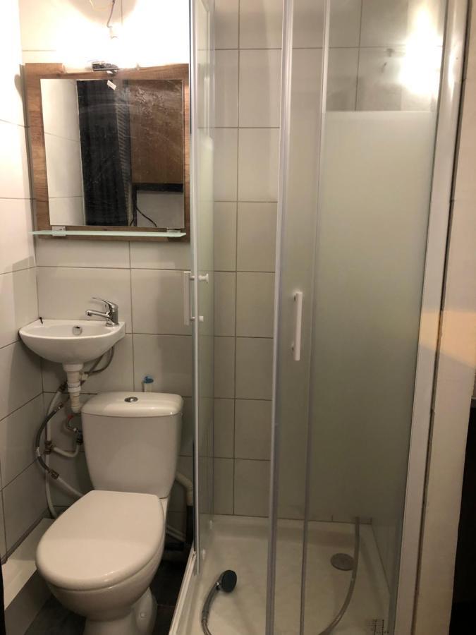 Studette Independant Avec Terrasse-climatisation * Marseilles